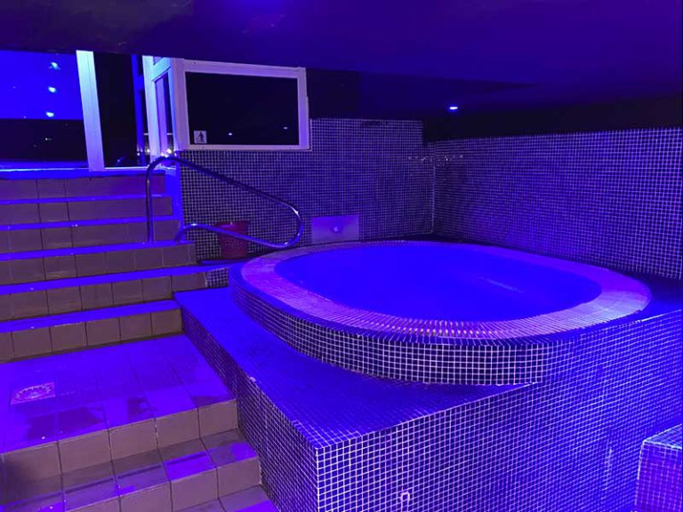 CLUB F212 à Nîmes Le club et ses équipements